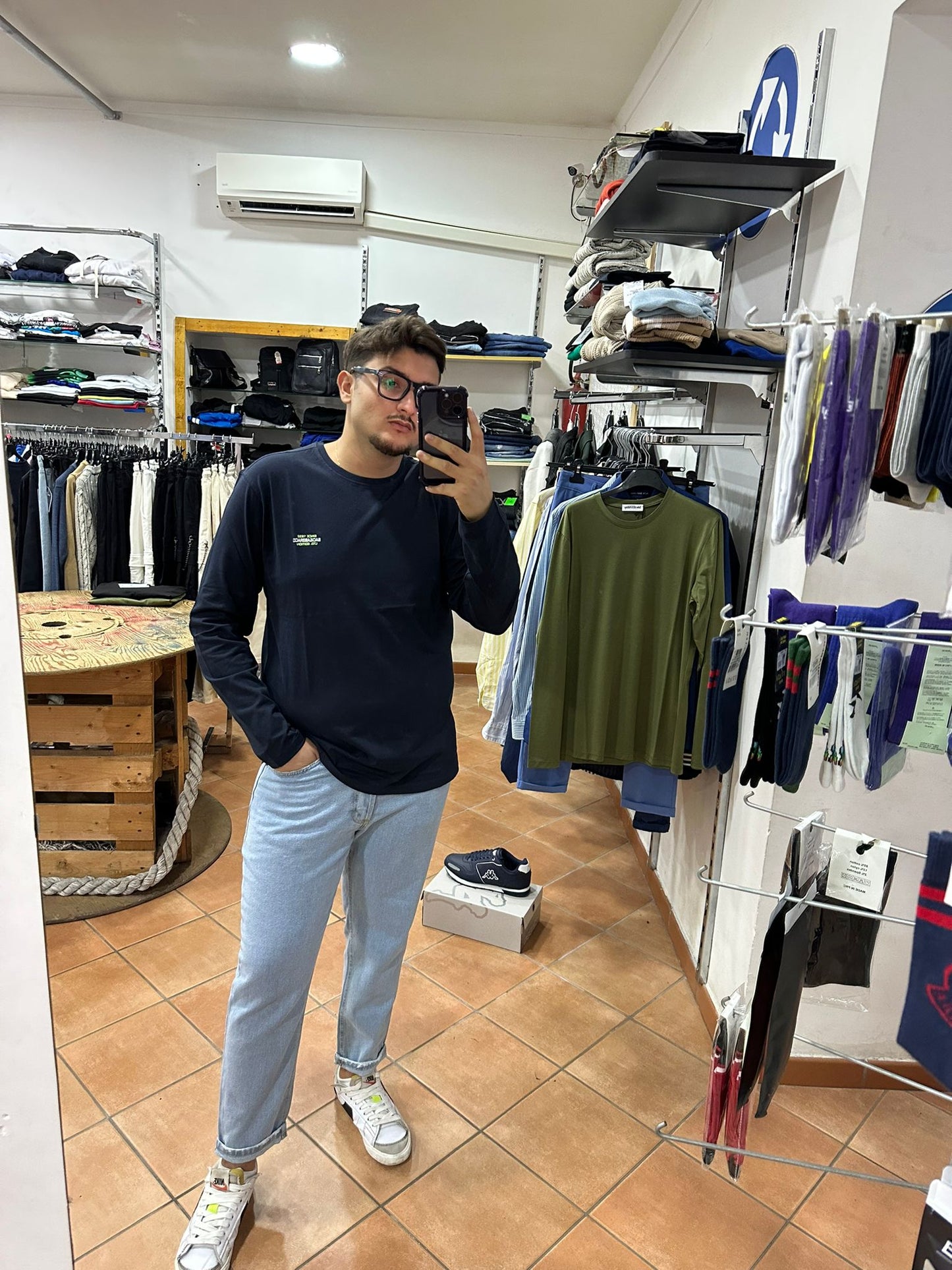 JEANS GV68