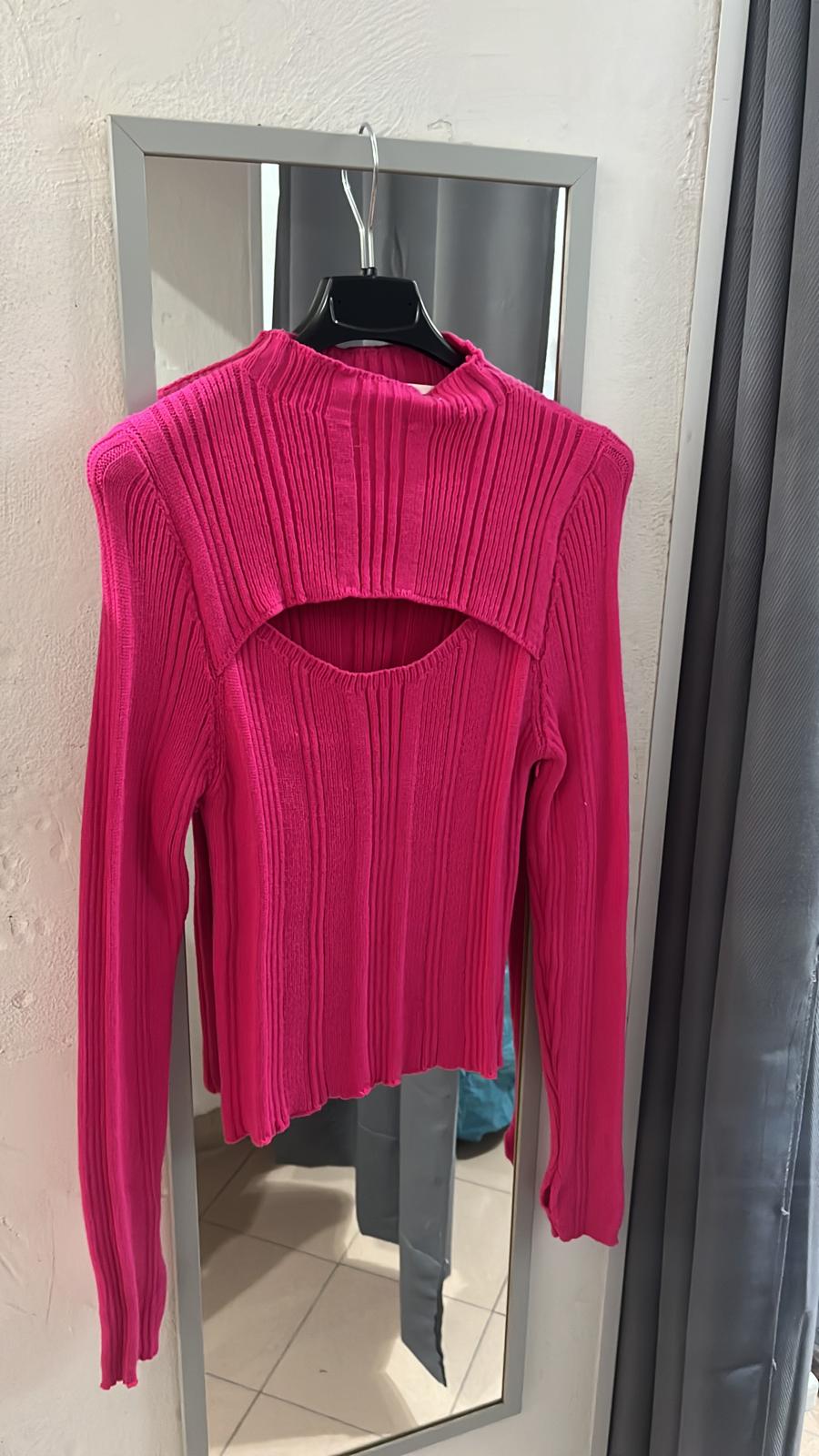 MAGLIA IN LANA CON SCOLLATURA