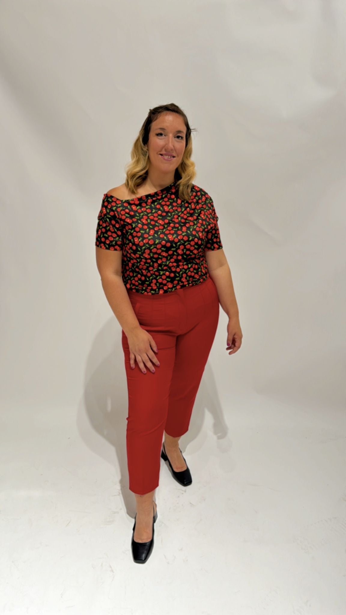 MAGLIA CON CILIEGIE