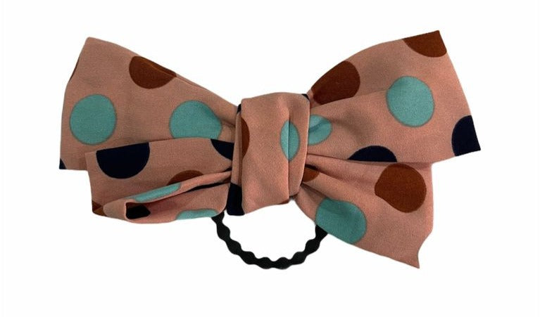Pigtail bow