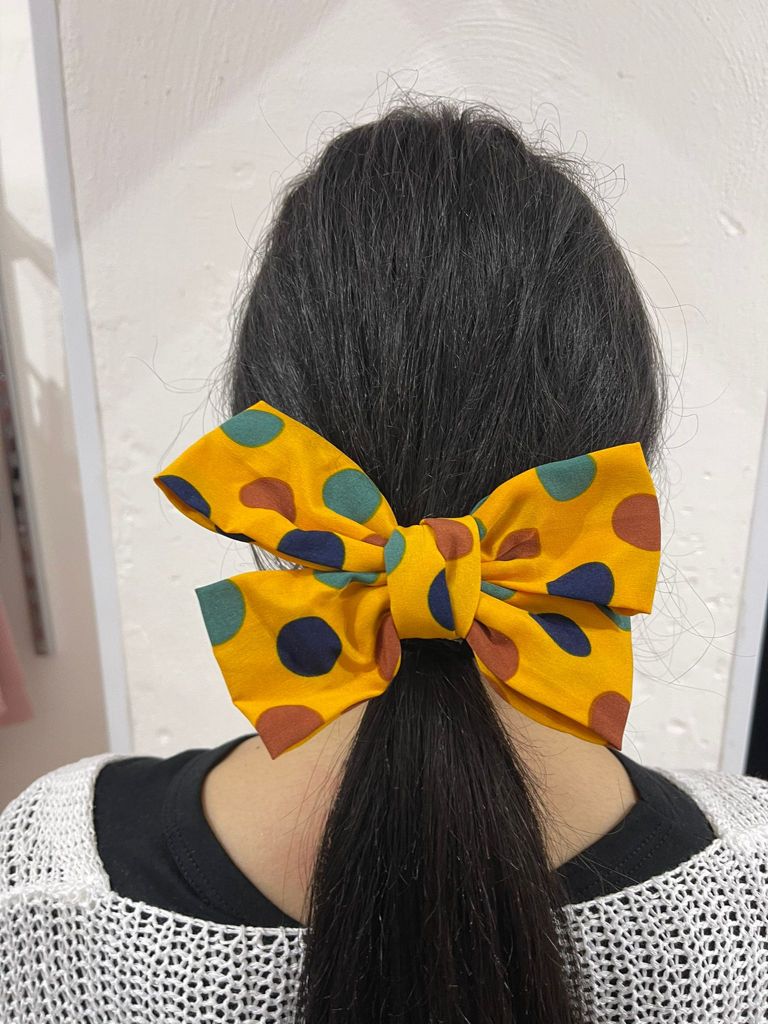 Pigtail bow